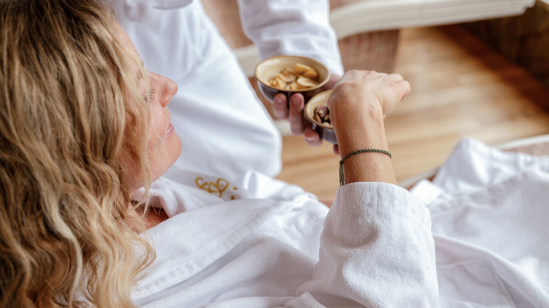 فندقٌ مع حمام سباحة داخلي في زيلامسي ومنطقة للبالغين فقط