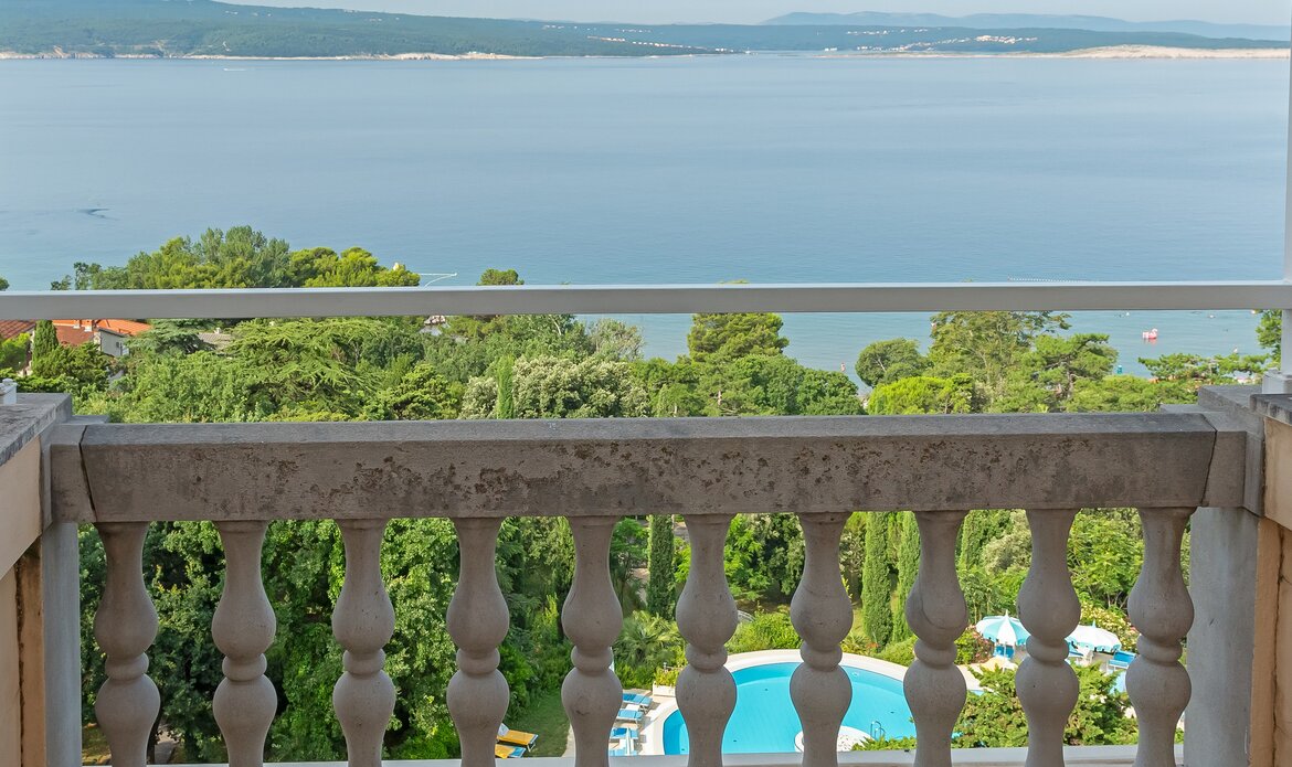 Doppelzimmer mit Meerblick im Strandhotel Crikvenica