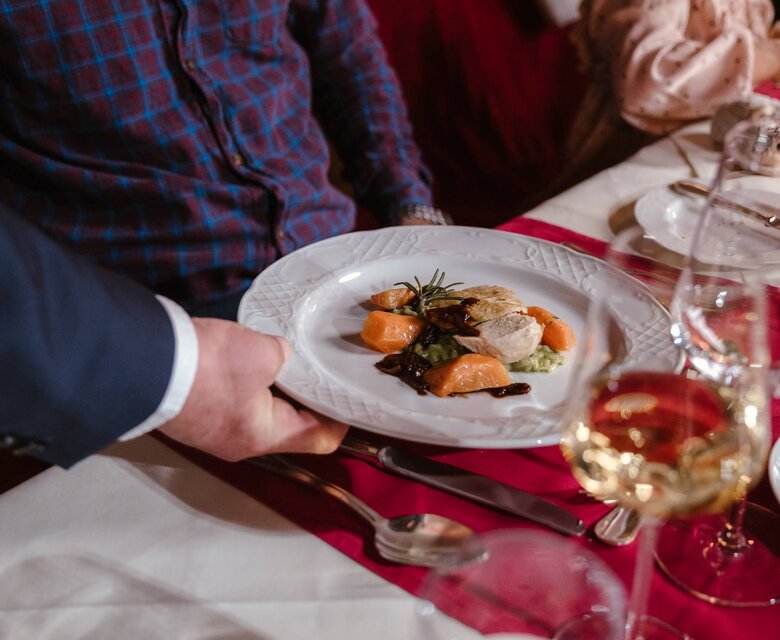 انطباعاتٌ من الفندق المُطل على البحيرة ☚ زيلامسي 