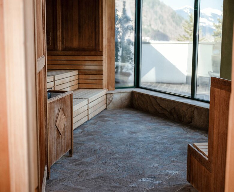 انطباعاتٌ من الفندق المُطل على البحيرة ☚ زيلامسي 