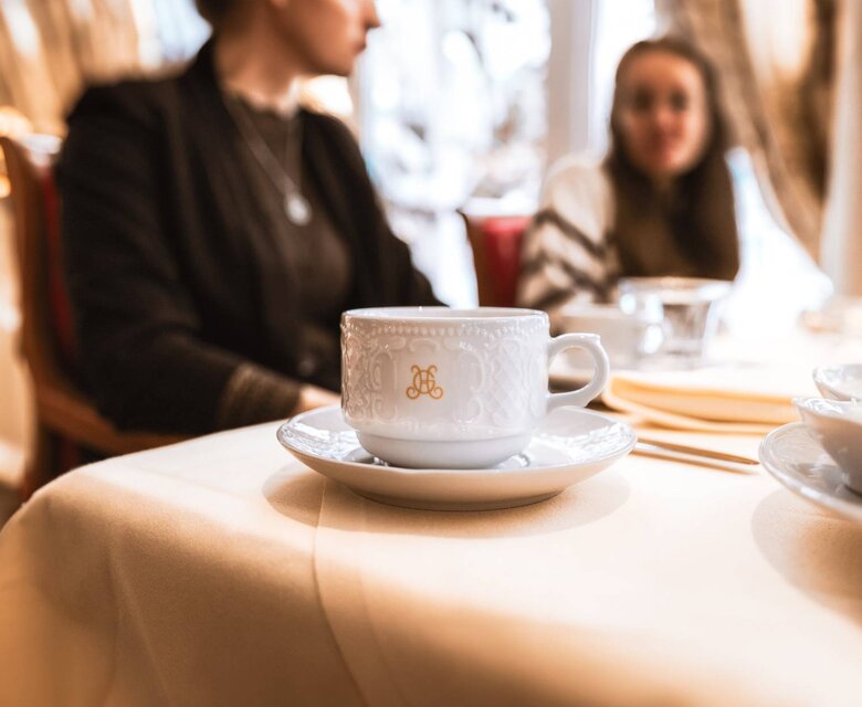 انطباعاتٌ من الفندق المُطل على البحيرة ☚ زيلامسي 