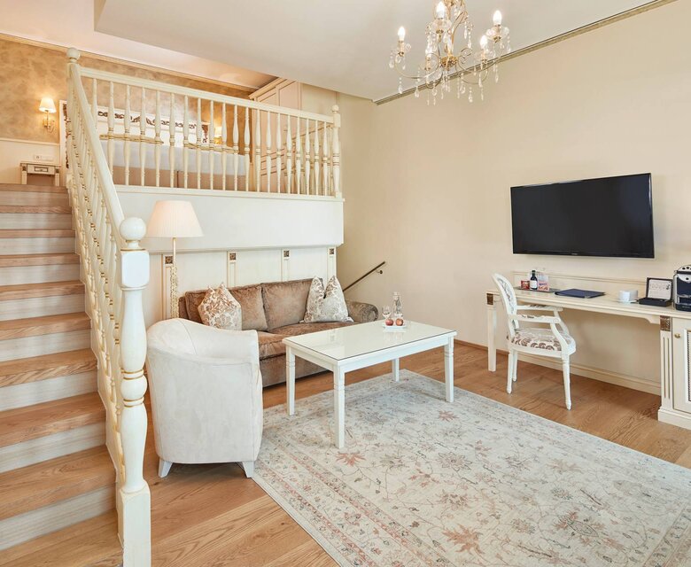 انطباعاتٌ من الفندق المُطل على البحيرة ☚ زيلامسي 