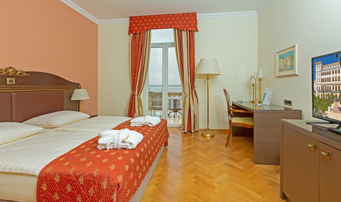 Doppelzimmer mit Meerblick im Strandhotel Crikvenica