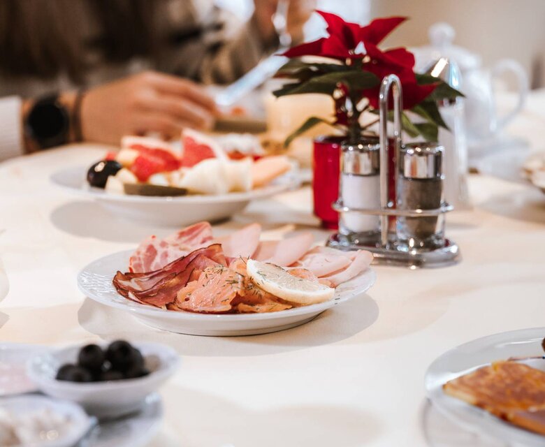 انطباعاتٌ من الفندق المُطل على البحيرة ☚ زيلامسي 