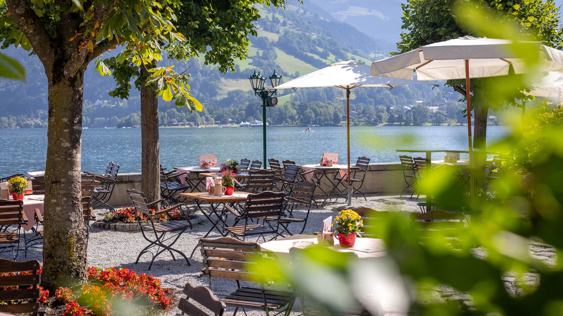 Pinzga Bräu; das Gasthaus in Zell am See mit Gastgarten