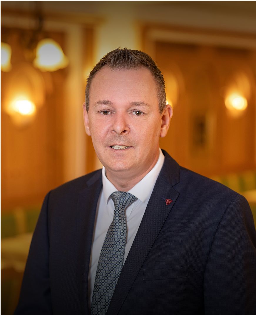 Gastgeber in Ihrem 4-Sterne-S Hotel am See, Zell am See